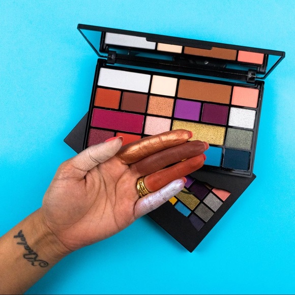 5/$50 Makeup Revolution x Jack Shadow Palette - Picture 9 of 14